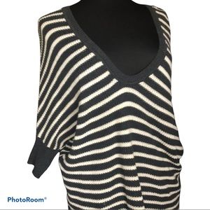 batwing sweater gray/ white striped size XS Express